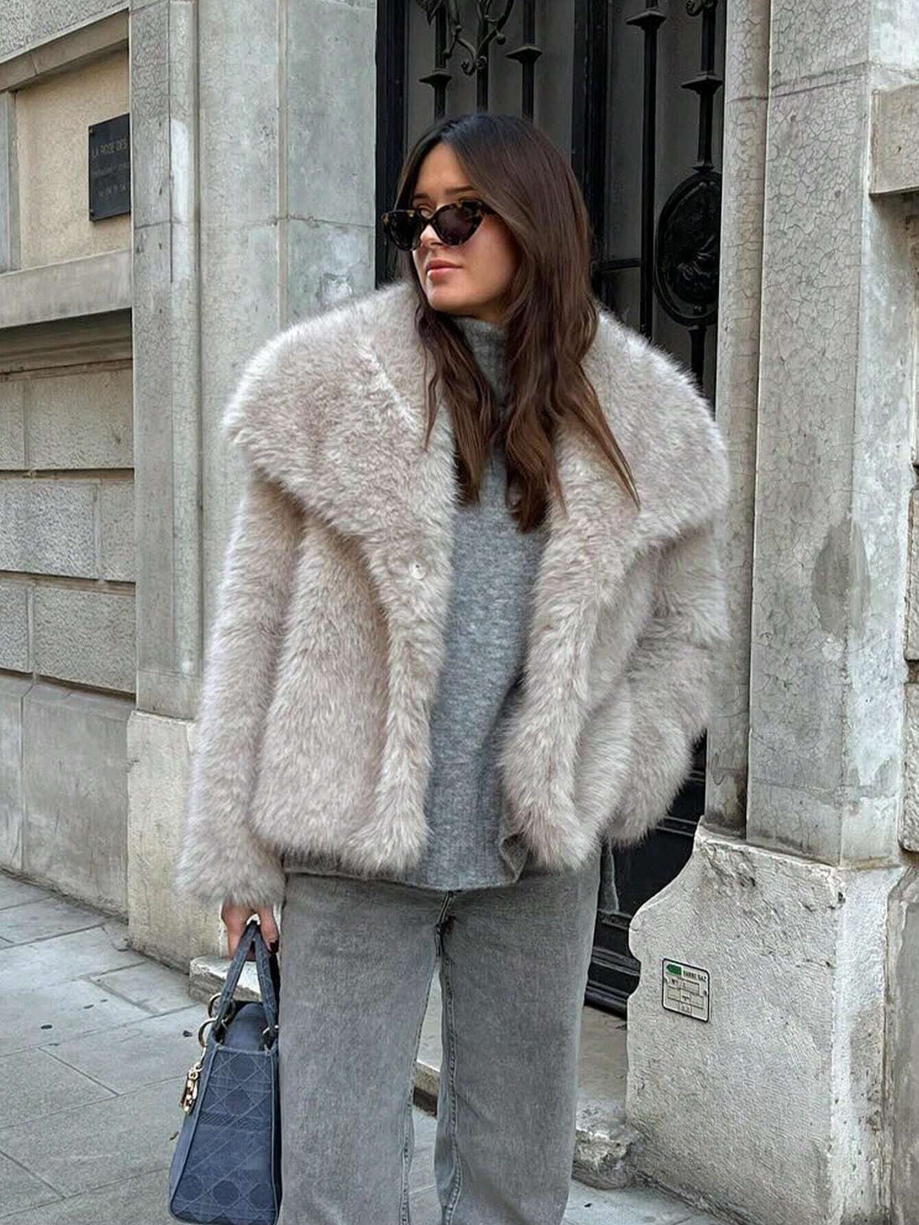 Cappotto in pelliccia sintetica a maniche lunghe