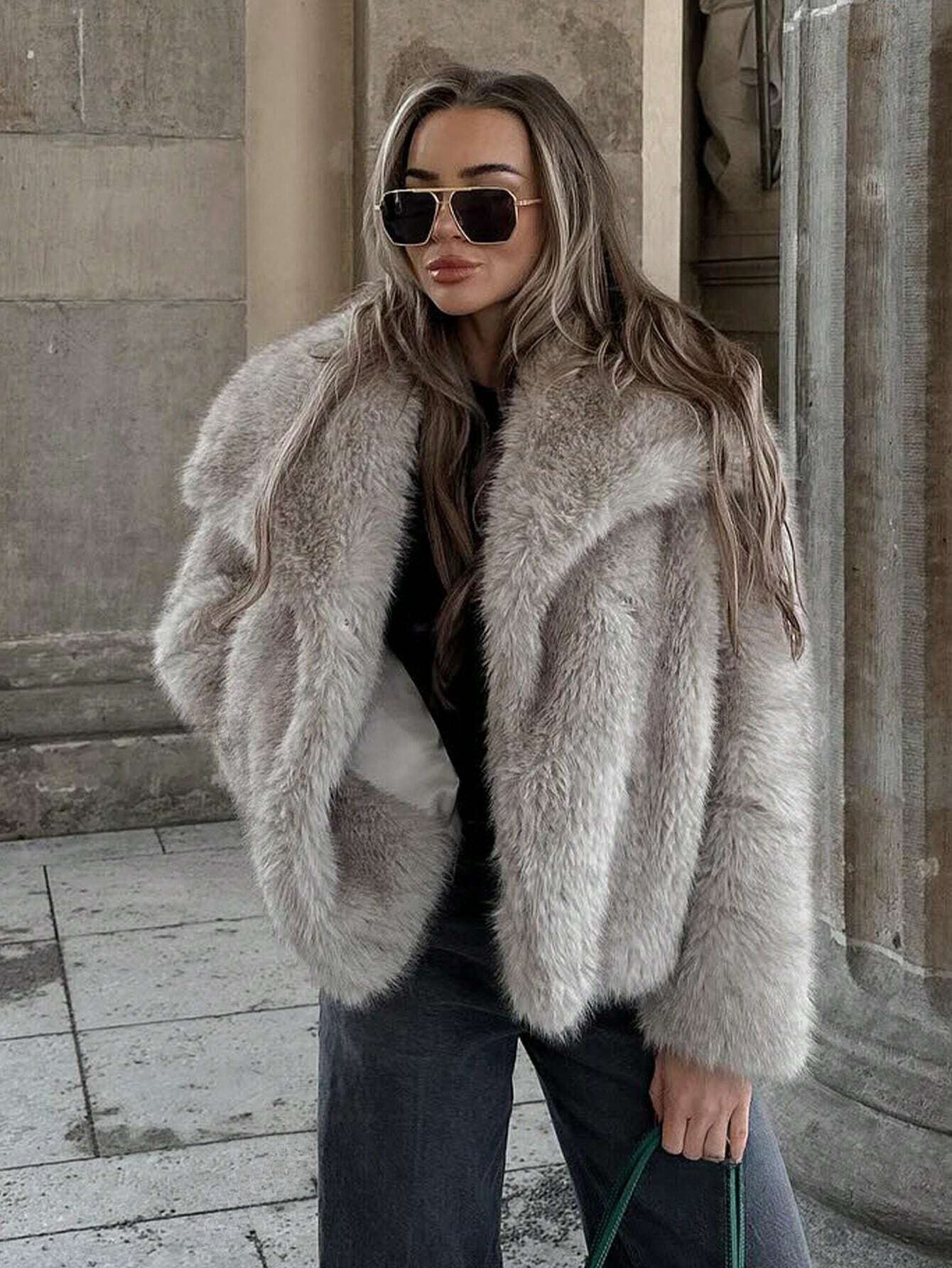 Cappotto in pelliccia sintetica a maniche lunghe