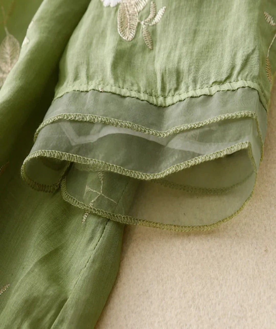 Sophie – Blusa in misto cotone con ricami floreali