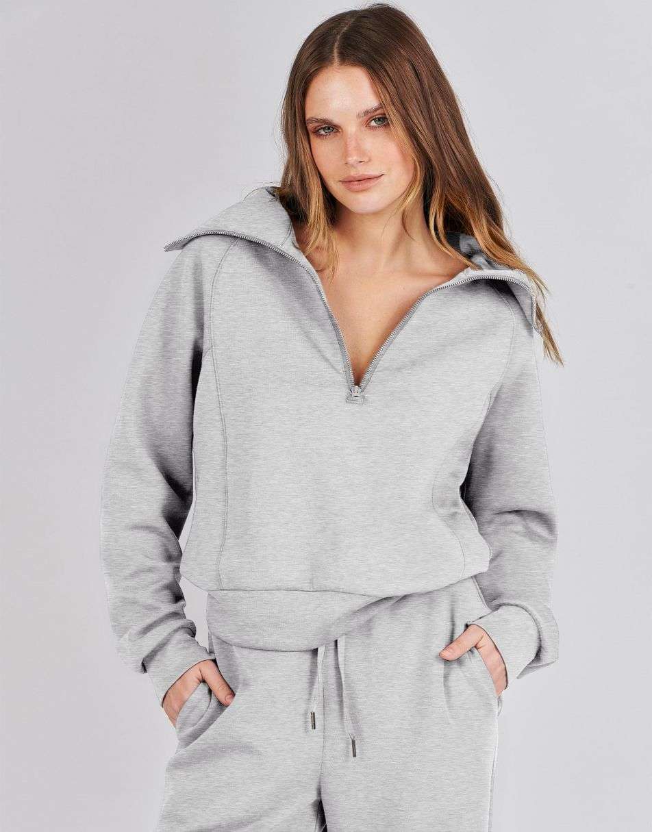 Completo lounge di lusso con mezza zip