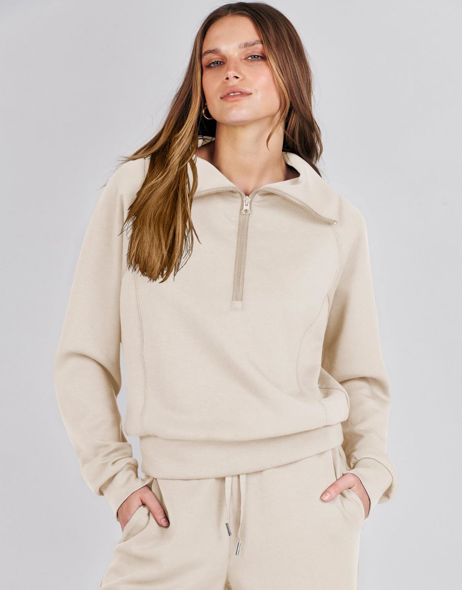Completo lounge di lusso con mezza zip