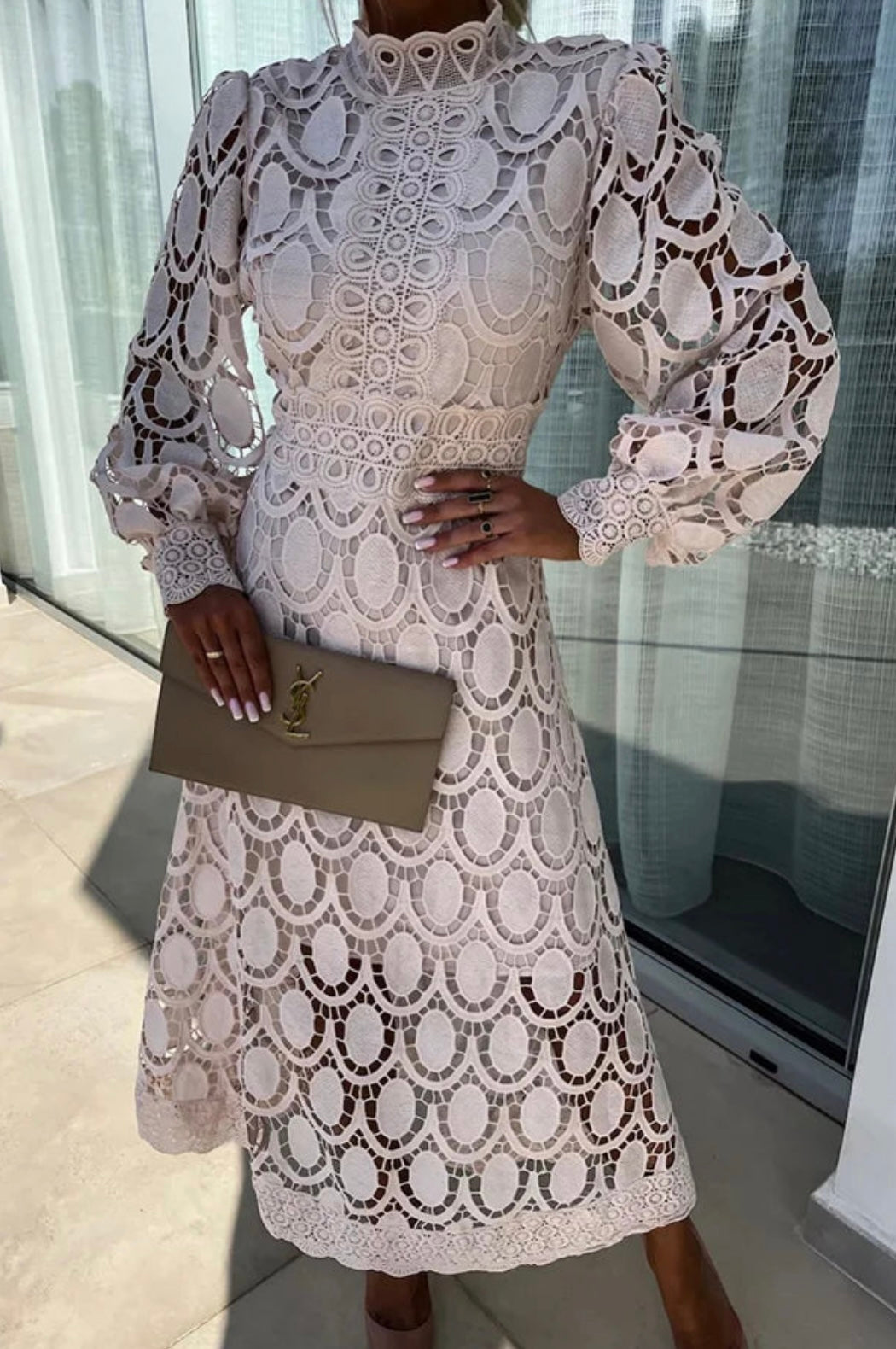 Charlotte – Abito midi in pizzo ricamato