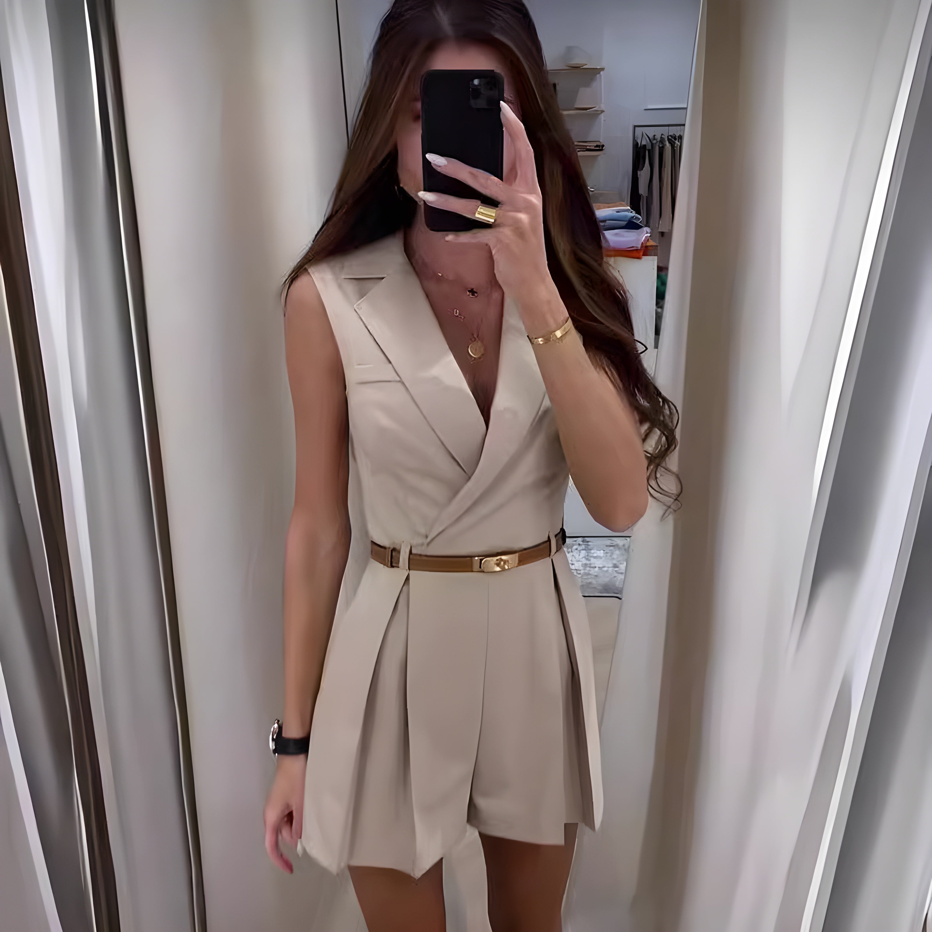 Tuta elegante senza maniche