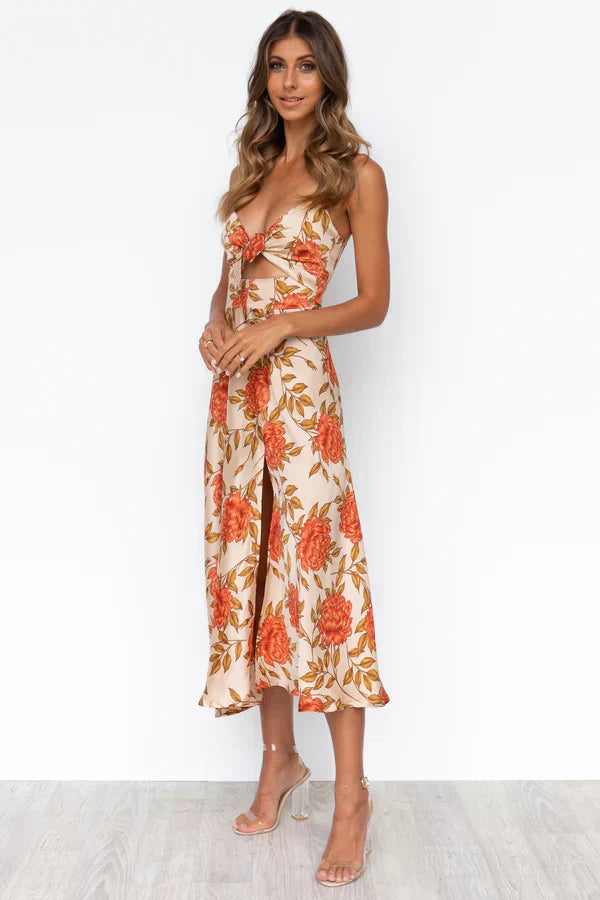 Nikkie – Vestito con Cut-Out e Allacciatura sul Davanti