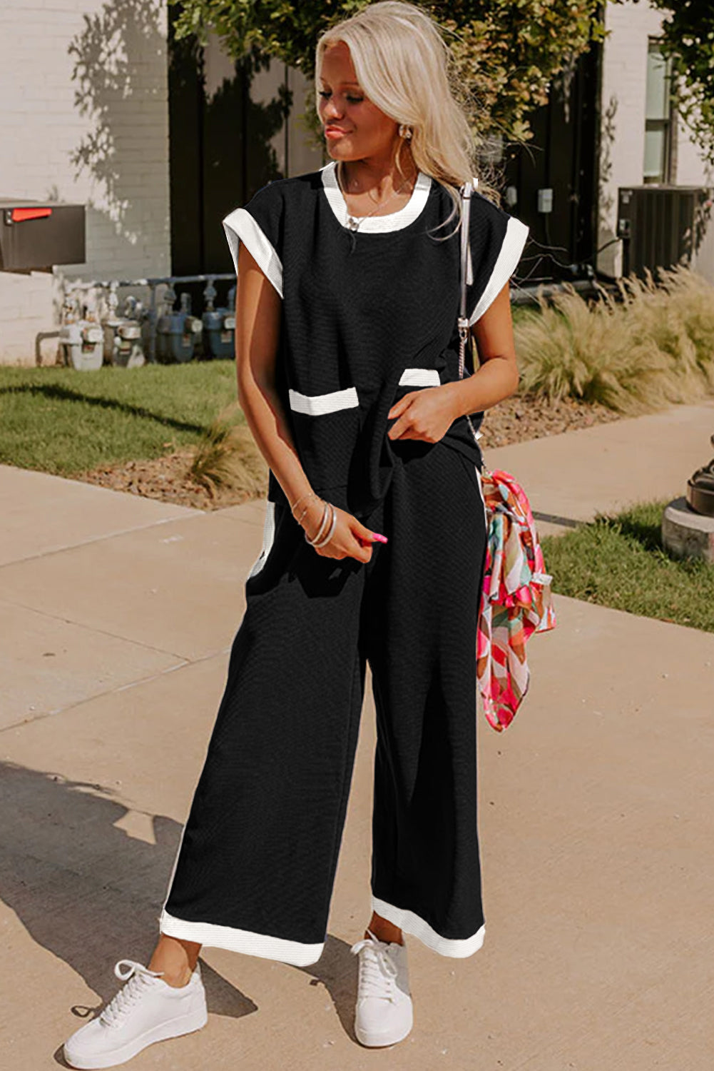 Sophia - Completo Pantaloni con Tasche a Contrasto Nero