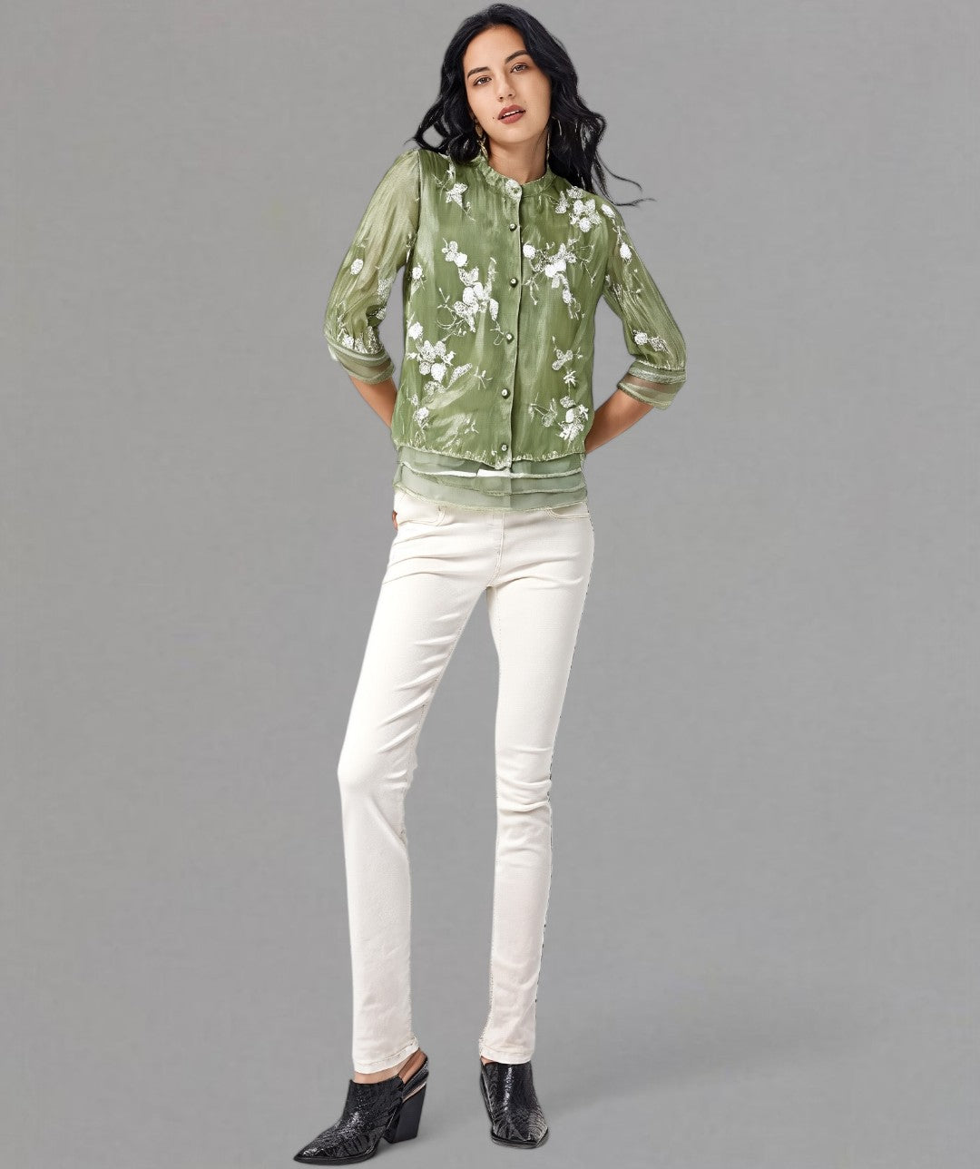 Sophie – Blusa in misto cotone con ricami floreali