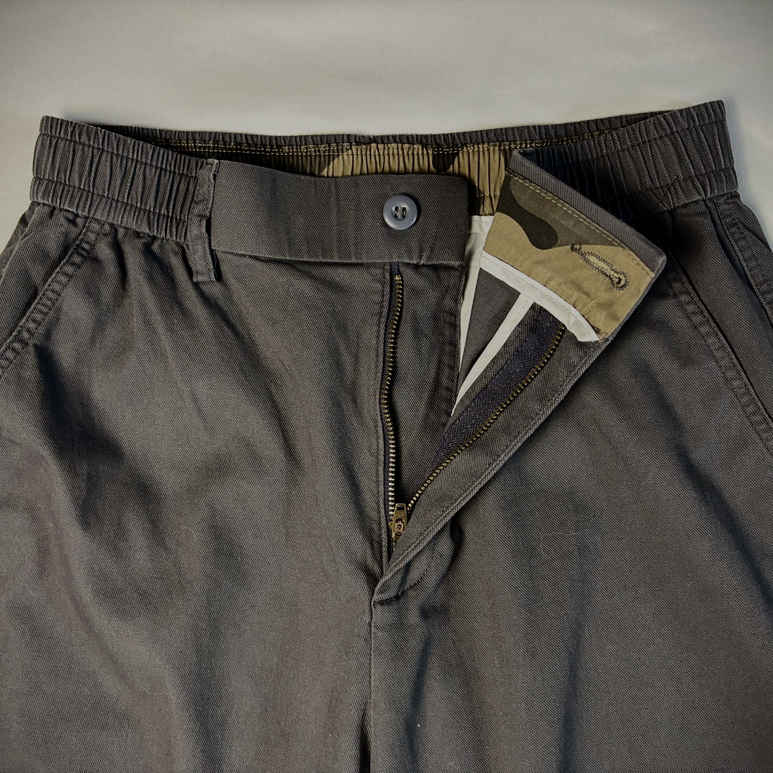 Brennan – Pantaloni in cotone a vestibilità comoda moderna