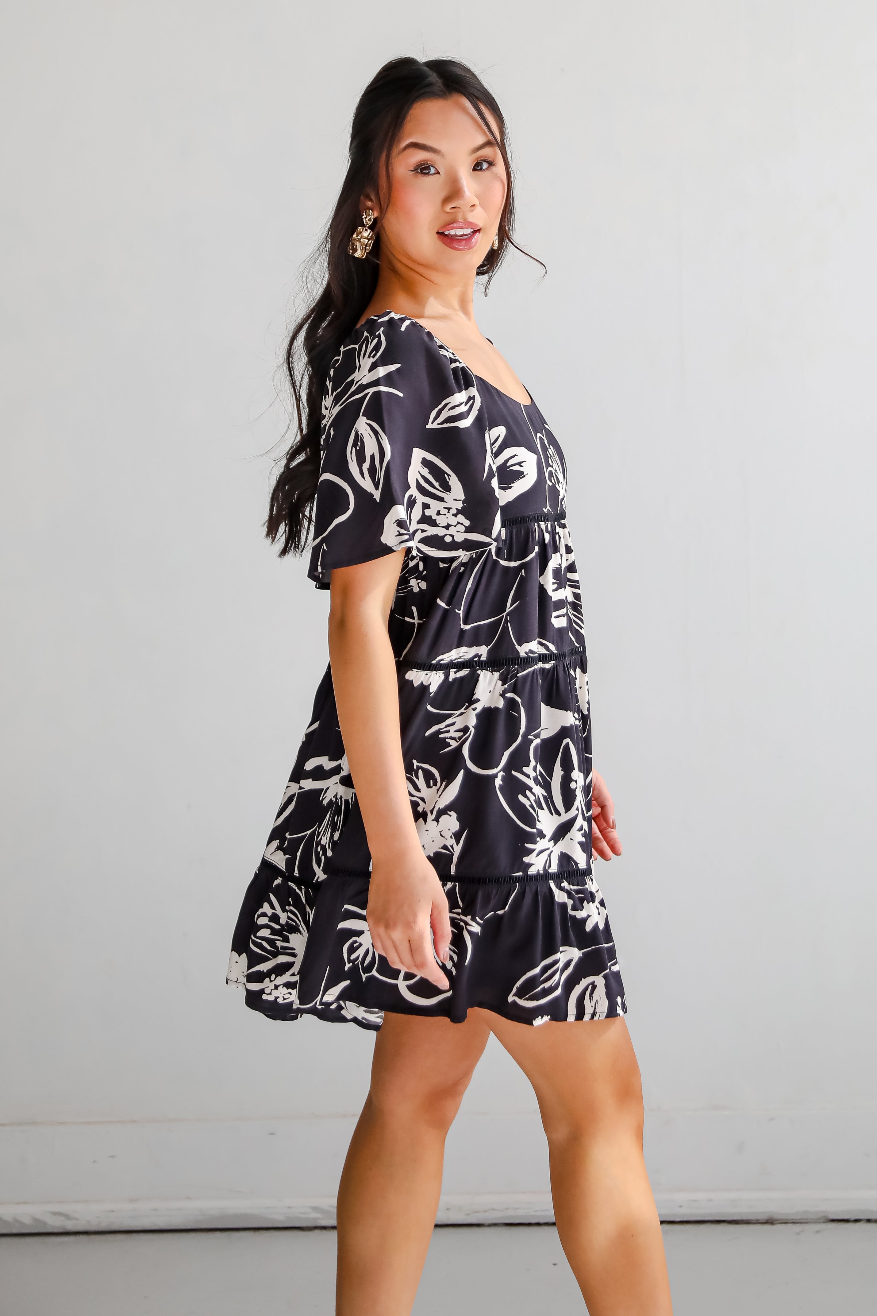 Isle - Vestito Corto a Balze Floreale Nero