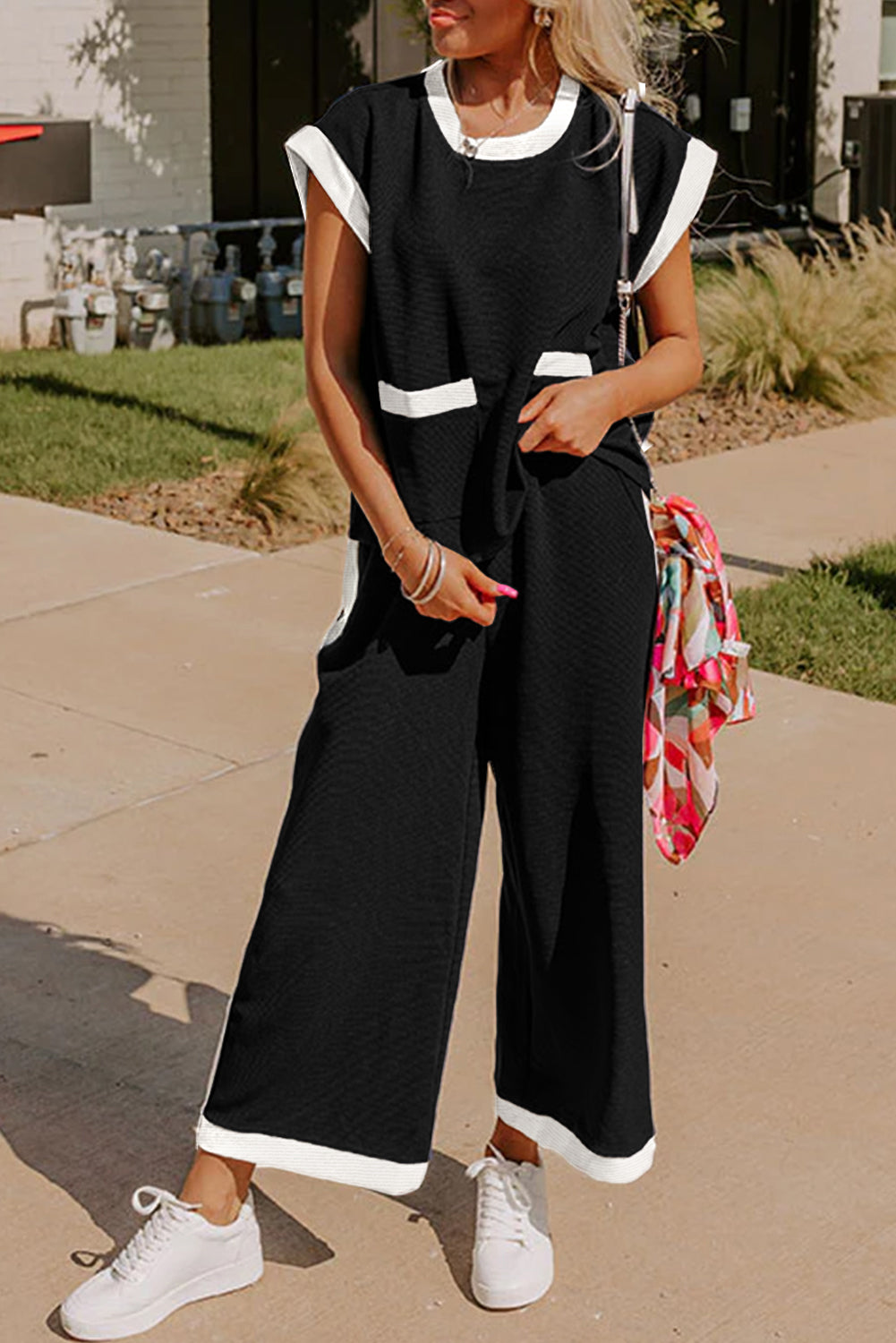 Sophia - Completo Pantaloni con Tasche a Contrasto Nero