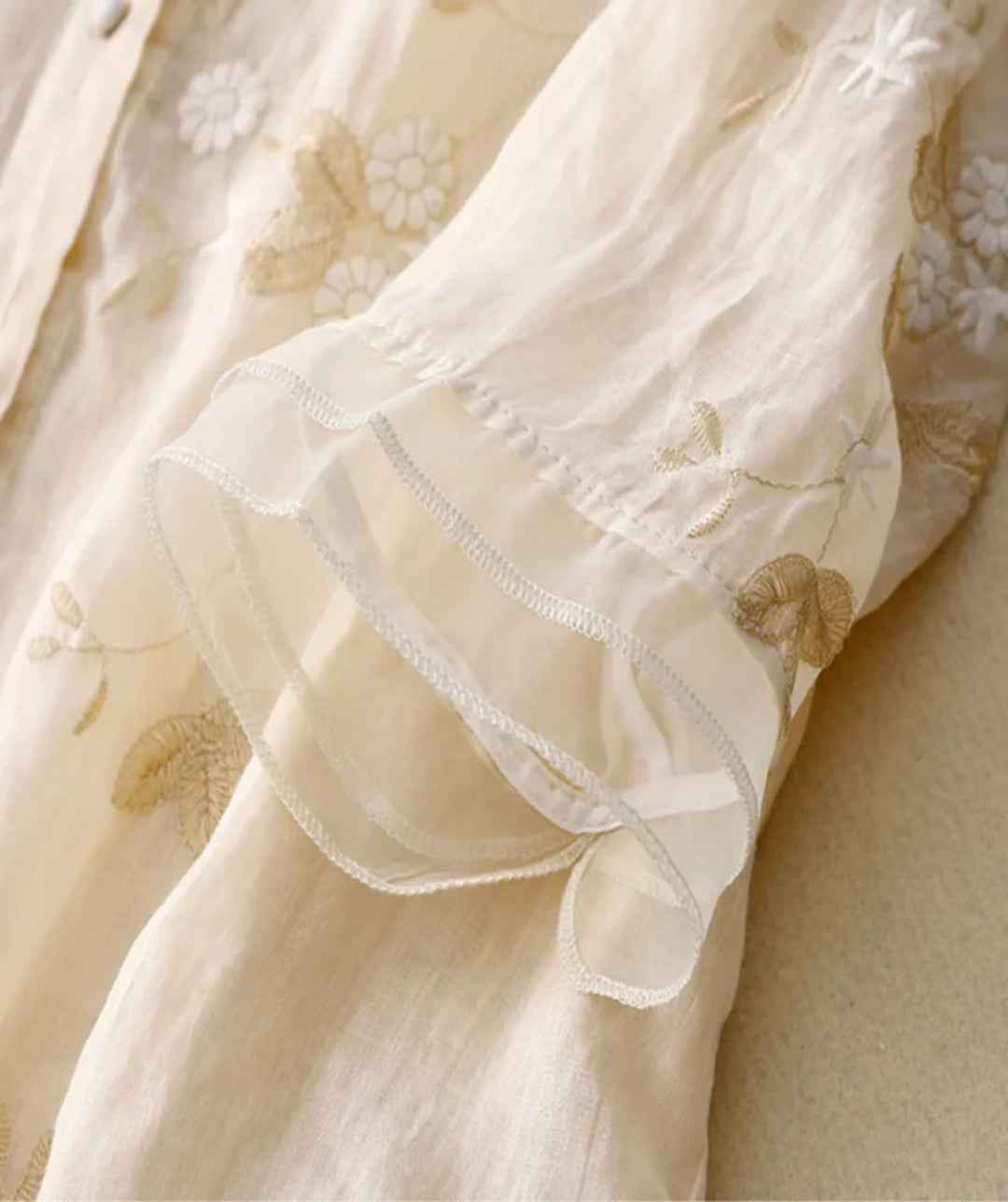 Sophie – Blusa in misto cotone con ricami floreali