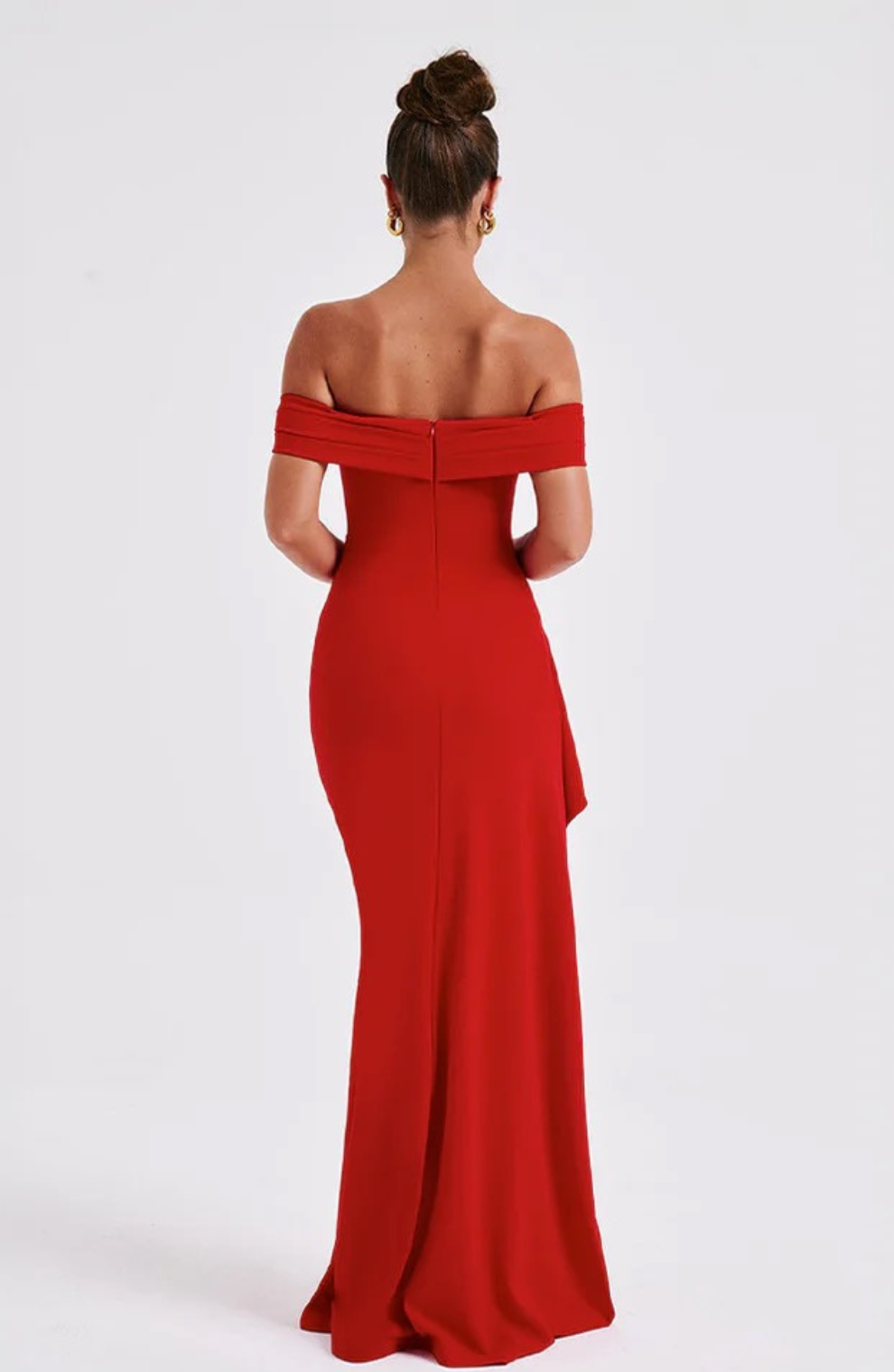 Bianella – Abito con spacco sulla coscia e spalle scoperte