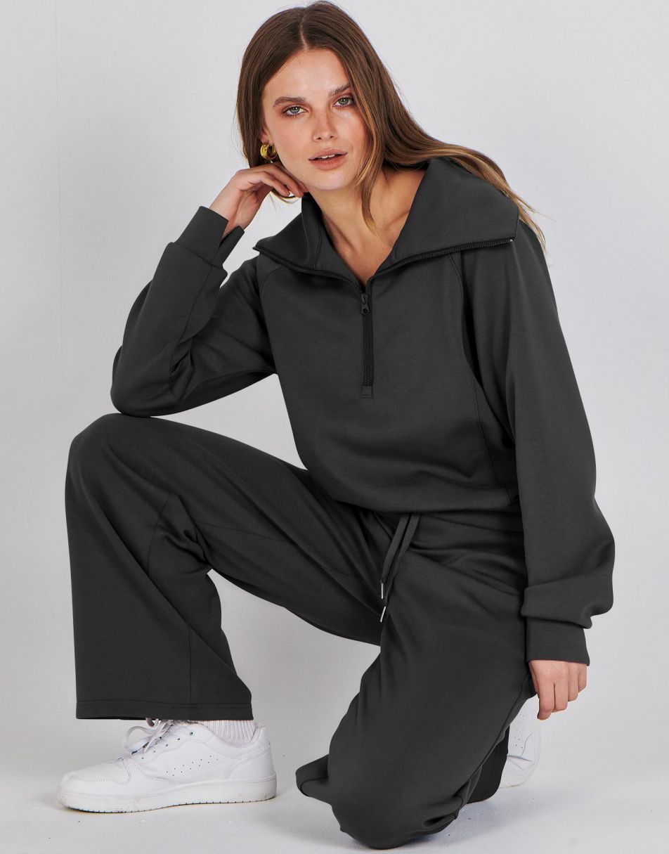 Completo lounge di lusso con mezza zip
