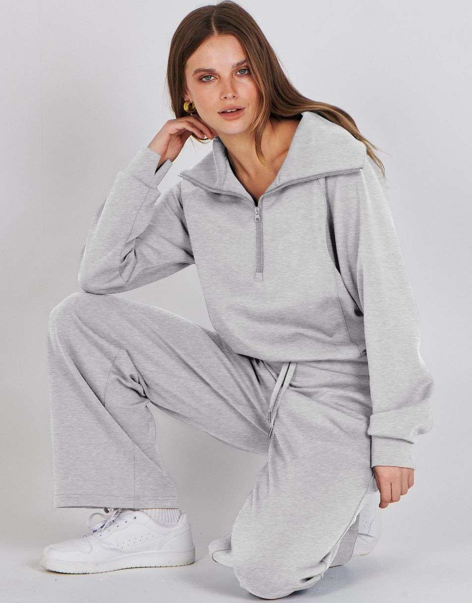 Completo lounge di lusso con mezza zip