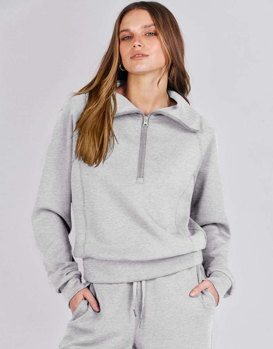 Completo lounge di lusso con mezza zip
