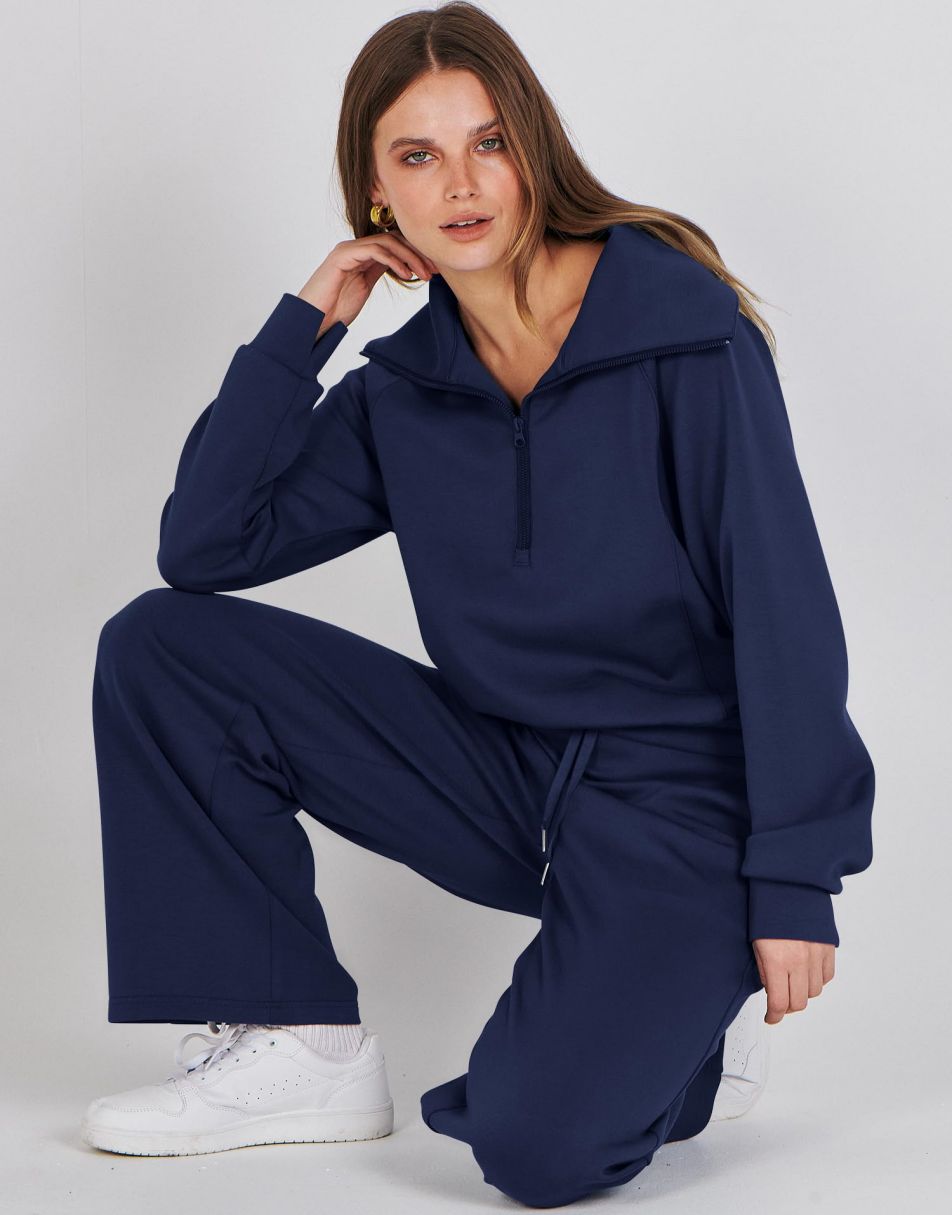 Completo lounge di lusso con mezza zip