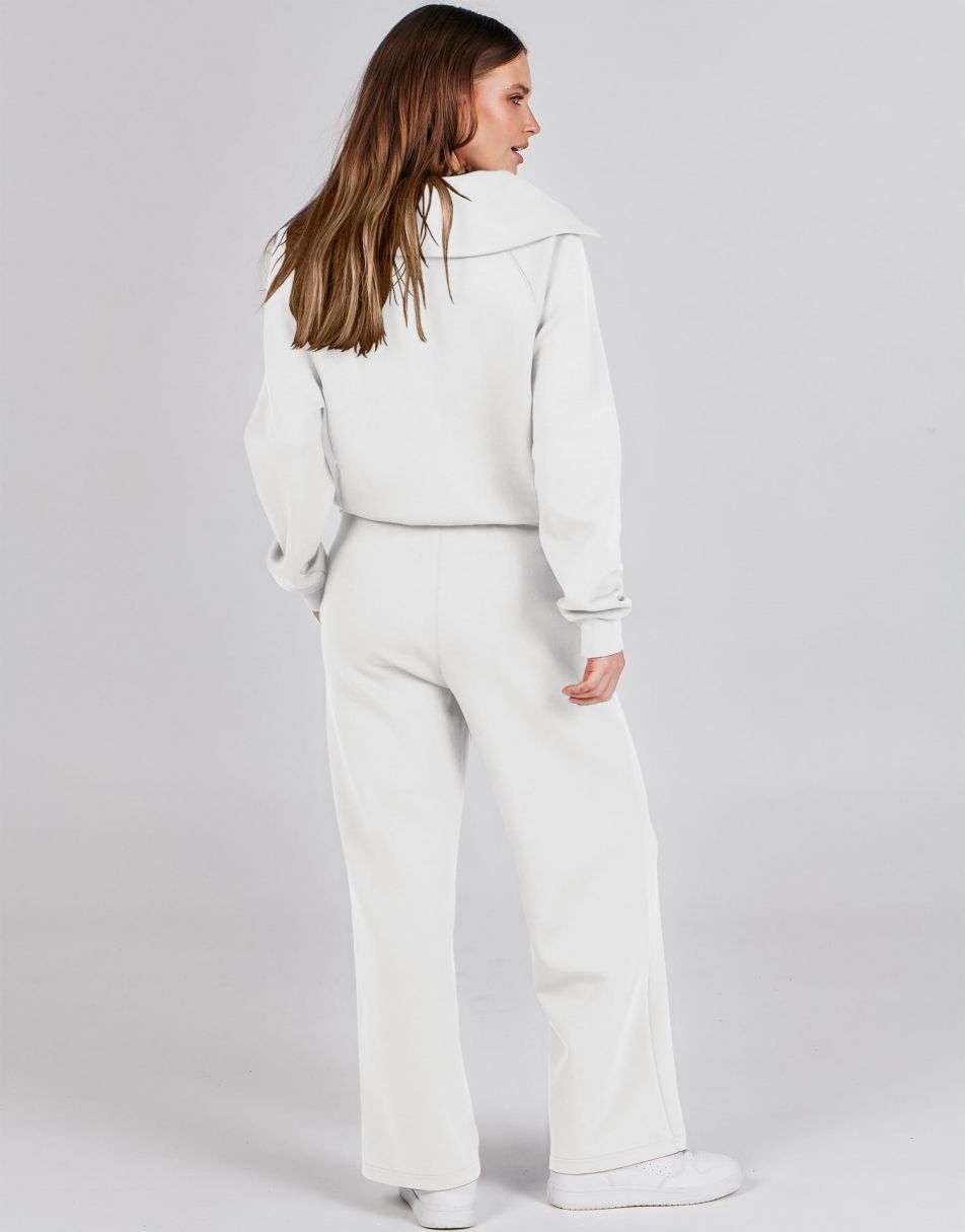 Completo lounge di lusso con mezza zip