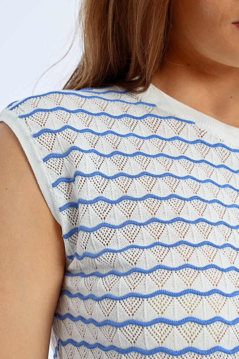 Daisy – Maglione smanicato bianco e blu