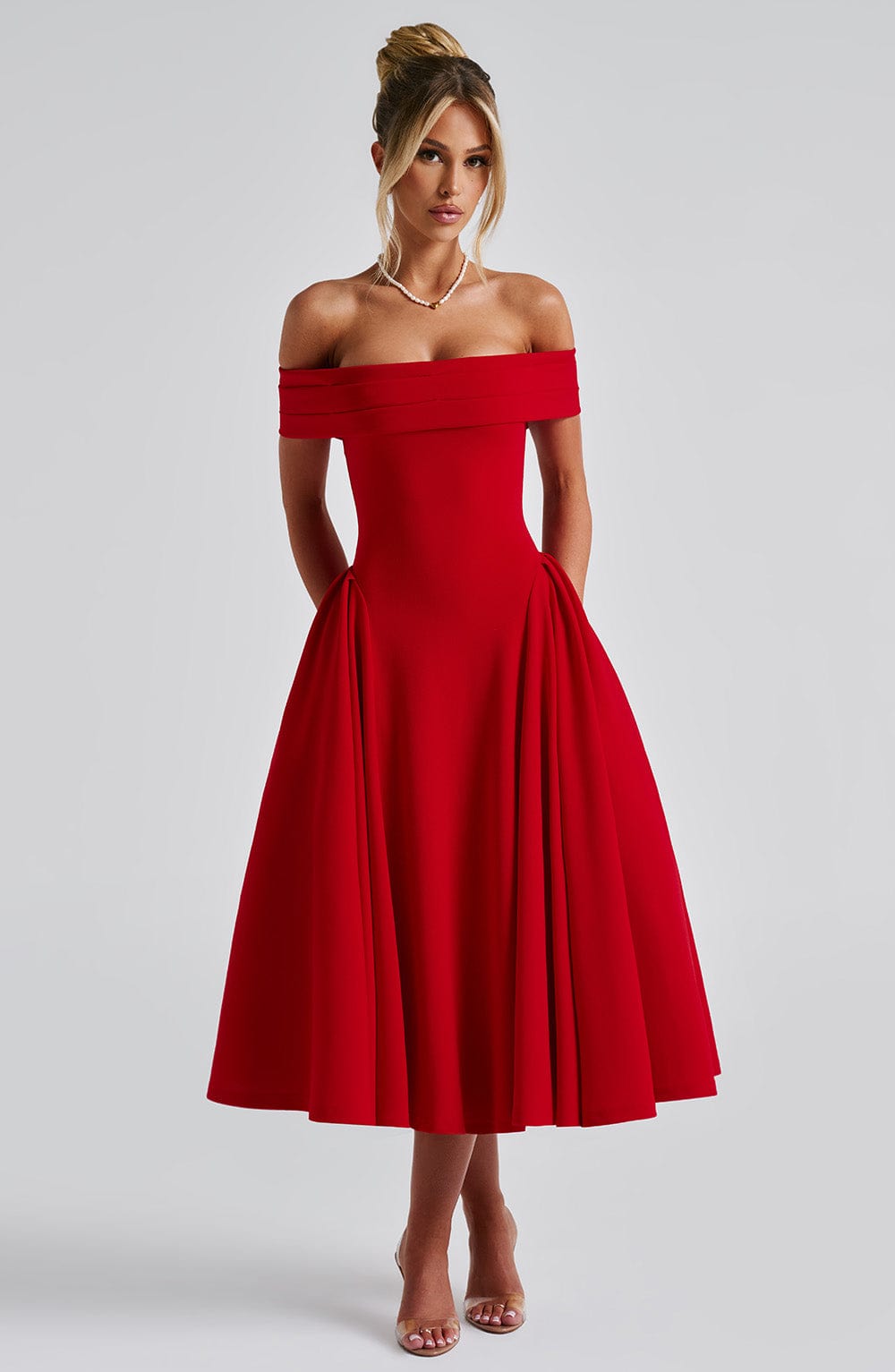 Antonia – Abito midi plissettato con spalle scoperte