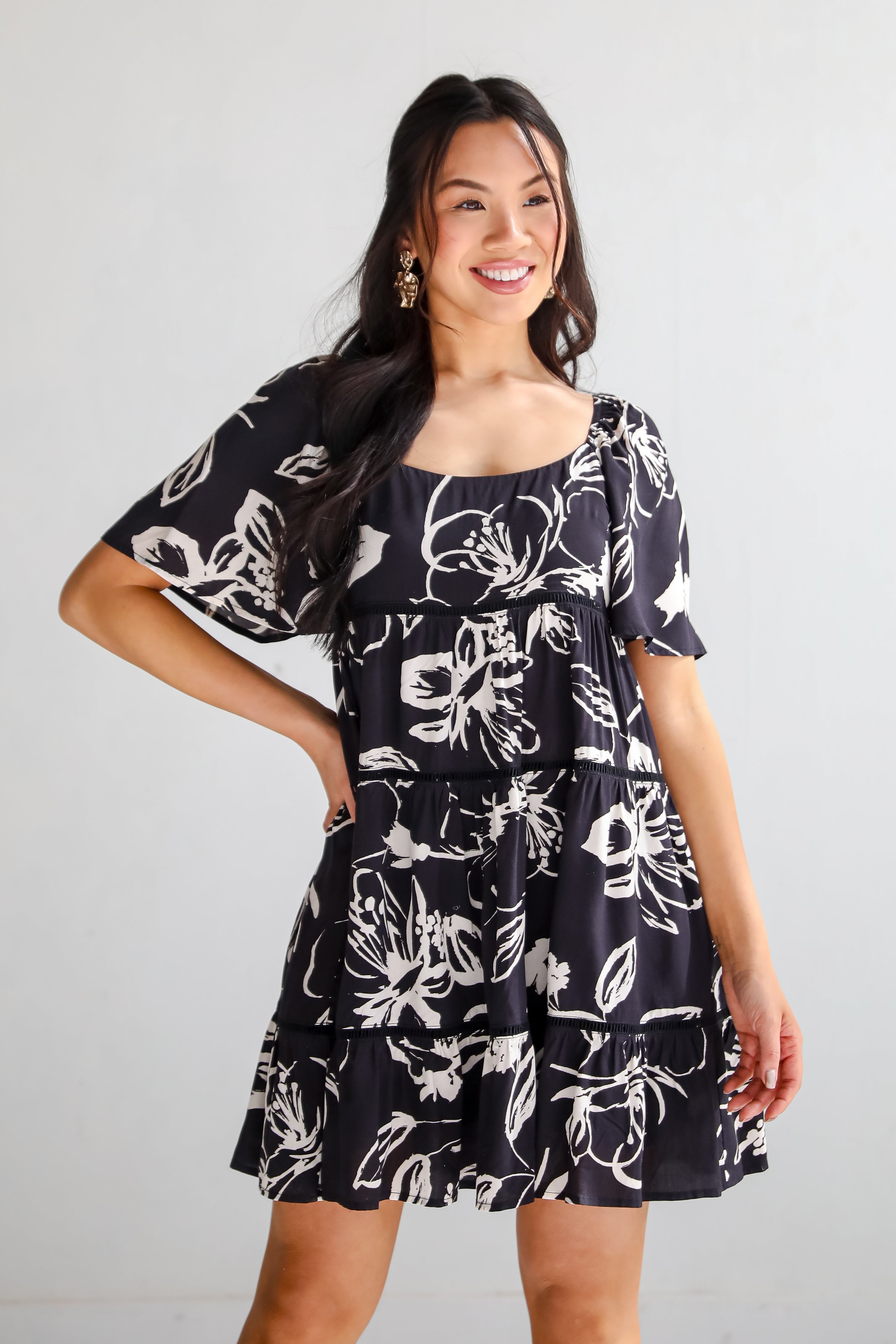Isle - Vestito Corto a Balze Floreale Nero
